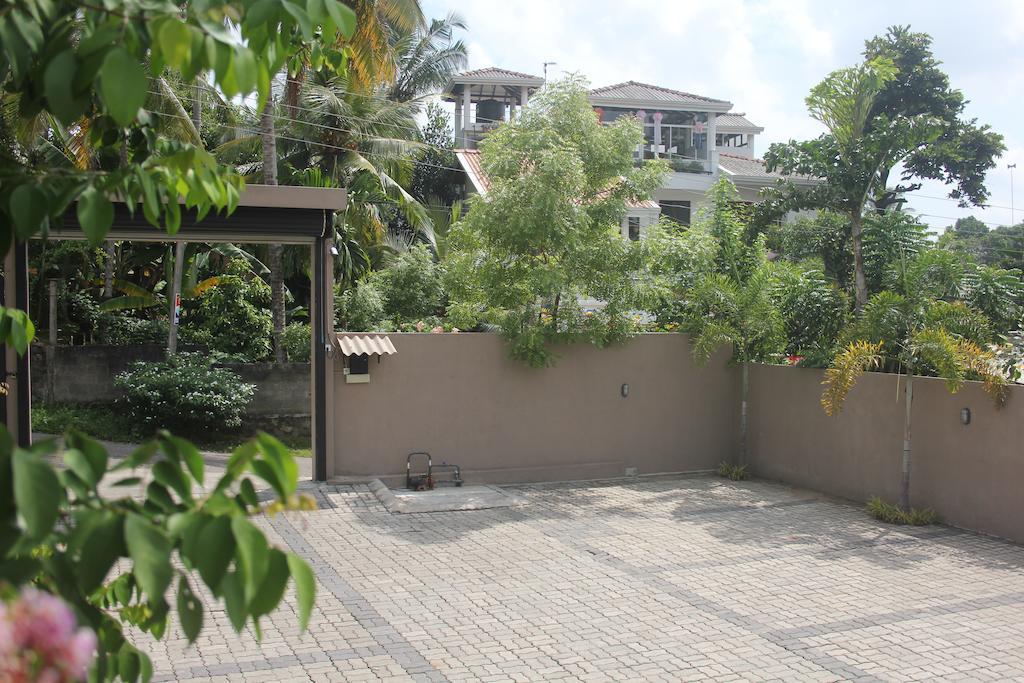 Grand 7 Hotel Thalawathugoda Talawatugoda Экстерьер фото